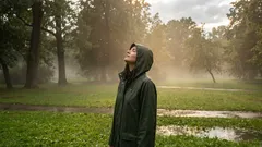 Viete, prečo sa po daždi objaví táto „čarovná“ vôňa? Odpoveď vás prekvapí.