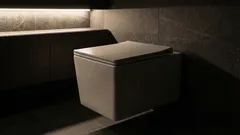 Štvorcová toaleta: drahá, módna, ale nepohodlná – 7 faktov, ktoré stojí za to vedieť pred nákupom